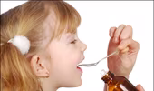 Những câu hỏi cần làm rõ trước khi cho trẻ dùng thuốc