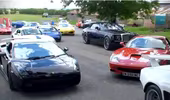 150 siêu xe hội ngộ trong một... vụ ùn tắc giao thông