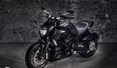 Khẳng định đẳng cấp với “xế nổ” Ducati Diavel bọc da