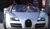 “Kẻ huỷ diệt” Arnold Schwarzenegger vi vu cùng Bugatti Veyron