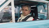 "Mr. Bean" gặp tai nạn khi đang đua xe