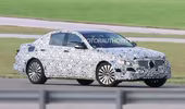 Mercedes-Benz E-Class đời mới lộ ảnh chạy thử
