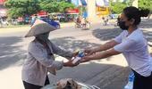 Ấm áp bữa sáng miễn phí cho lao động nghèo