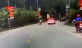 Vượt ẩu, lấn làn, nam thanh niên điều khiển xe máy tử vong