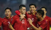 ĐT Việt Nam thắng đậm Malaysia trong trận đấu có 2 thẻ đỏ