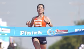 'Cô gái vàng' Nguyễn Thị Oanh không có đối thủ ở Tiền Phong Marathon
