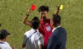 HLV Quảng Nam nhận thẻ đỏ, kêu gọi cầu thủ bỏ trận ở V-League