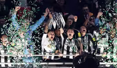 Newcastle chấm dứt cơn khát danh hiệu kéo dài 70 năm