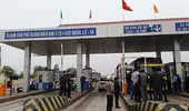 Xem xét miễn phí qua trạm BOT đối với phương tiện chở hàng cứu trợ miền Trung