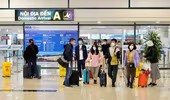 Khách đi máy bay tăng vọt, hàng không bổ sung 250 chuyến trong 4 ngày sau Tết