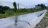 Quốc lộ 2 qua Hà Giang xuất hiện vết nứt lớn sau mưa kéo dài