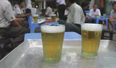 2 tỷ lít bia và bữa ăn 10.000 đồng