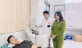 Trung sỹ Cảnh sát cơ động Hà Nội kịp thời hiến máu giúp bệnh nhân mổ cấp cứu