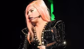 Lady Gaga hủy tour diễn để phẫu thuật