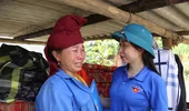 Người dân Sơn La xúc động khi nhận những món quà từ Trung ương Đoàn 