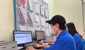 [Ảnh] Tình nguyện viên nhập liệu "vào việc" ngày đêm hỗ trợ chiến dịch tiêm chủng Covid-19