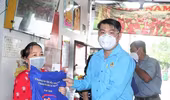 Dành 40 tỷ đồng mua nhu yếu phẩm hỗ trợ công nhân TP.HCM
