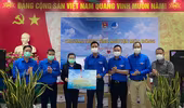 Thanh niên Hà Nội tặng quà hỗ trợ công tác phòng, chống dịch bệnh Covid-19 tại Hà Giang