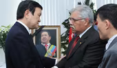 Chủ tịch nước Trương Tấn Sang viếng Tổng thống Hugo Chavez