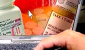 Hàng chục nghìn người chết vì mua thuốc qua mạng