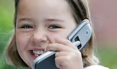 Trẻ dưới 15 tuổi không nên dùng điện thoại di động