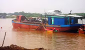 Xuyên đêm bắt tàu hút trộm cát