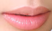 Để giữ môi hồng tự nhiên