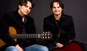 Gặp cặp anh em song sinh bậc thầy về guitar