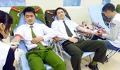 Gần 500 đoàn viên CATP tham gia hiến máu