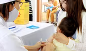 Chờ được vaccine thì hết dịch?