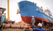 Hỗ trợ ngư dân vươn khơi: Đóng tàu vỏ thép, bảo hiểm rủi ro