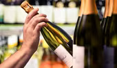 Mỹ: Doanh số bán rượu vang giảm khi ngày càng nhiều người từ bỏ uống rượu