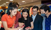 Người dùng háo hức trải nghiệm điện thoại Vsmart 5G “Make in Vietnam”