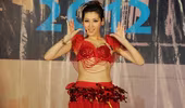 Á hậu Dương Tú Anh nóng bỏng với màn Belly dance