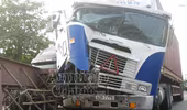 Đường vào cảng Cát Lái tê liệt vì tai nạn liên hoàn