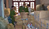 Bắt quả tang cơ sở buôn bán hàng hóa Trung Quốc nhập lậu