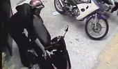 Trộm xe máy của khách đến chúc tết