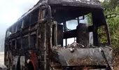 Xe khách bất ngờ bốc cháy, 40 hành khách hú vía