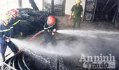 Kho vật tư nhà máy nước Hà Tĩnh cháy dữ dội