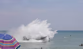[VIDEO] Khoảnh khắc máy bay Mỹ đáp khẩn cấp xuống biển