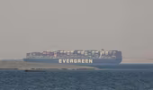 Siêu tàu container từng chắn ngang kênh đào Suez sắp được thả