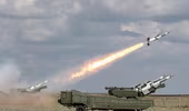 Phòng không Syria dồn dập bắn trả tên lửa Israel