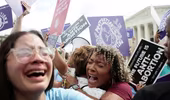 Hàng loạt bang tại Mỹ kích hoạt lệnh cấm phá thai sau quyết định lịch sử của Tòa án Tối cao