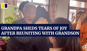 Xúc động cảnh cụ ông òa khóc khi thấy cháu trai trở về nhà 