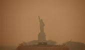 Cháy rừng dữ dội ở Canada khiến khói bụi bao trùm nước Mỹ 