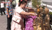 Người dân Thái Lan tắm tượng Phật mừng Năm mới cổ truyền