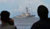 Chiến hạm Mỹ mang tên lửa dẫn đường bất ngờ cập cảng quốc gia láng giềng Venezuela