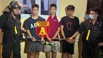 Tổ công tác Y13/141 chặn giữ nhóm đối tượng mang hung khí gây rối trật tự công cộng