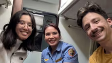 Nữ nhân viên đường sắt “giải cứu” khách Tây giữa lũ lịch sử ở Khánh Hòa