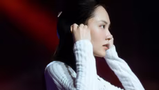 "Hậu" trao lại vương miện, Hoa hậu Mai Phương "chào sân" âm nhạc